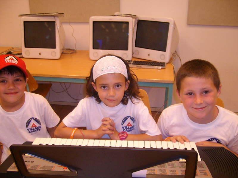 Village Camps International Summer Camp VDC Geneva 2016-08-12 https://www.villagecamps.com/journals_admin/images/338-6-Picture 016.jpg